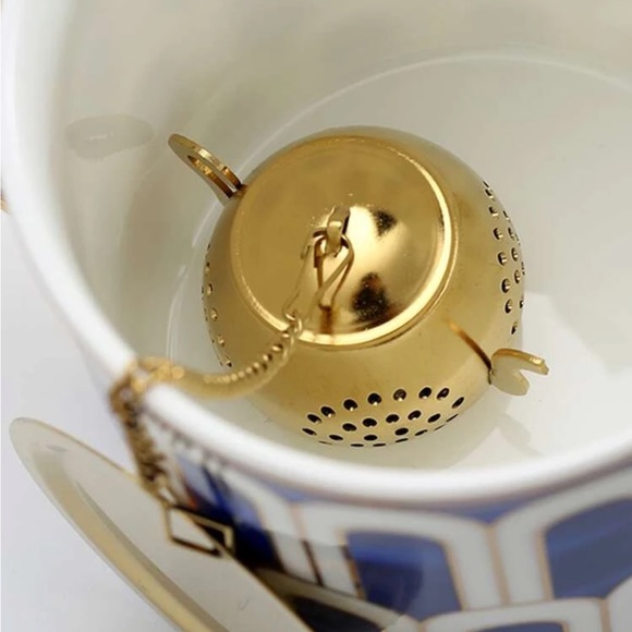 NWT brass colored tea pot tea leaf strainer - Picture 4 of 6